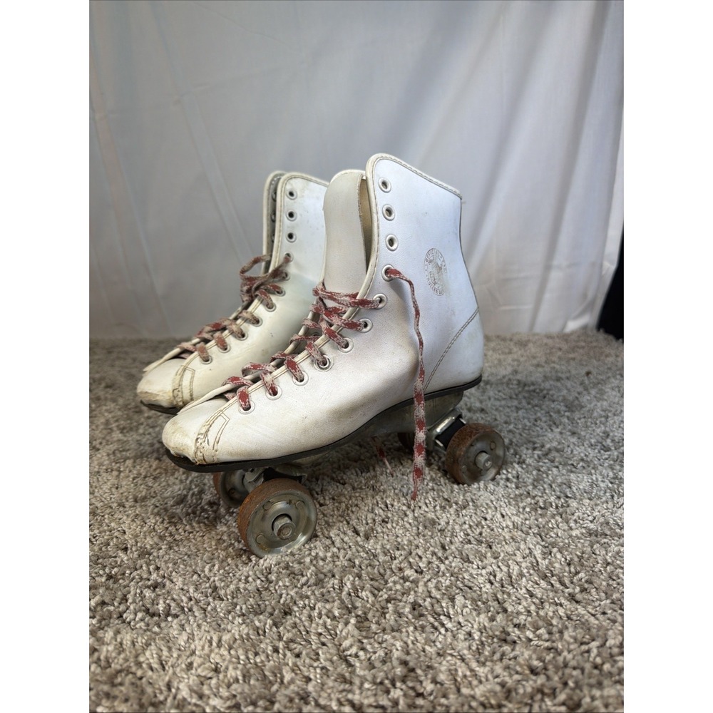 Vintage Official Roller Derby Skates White Leather Metal Wheels Womens Size 3